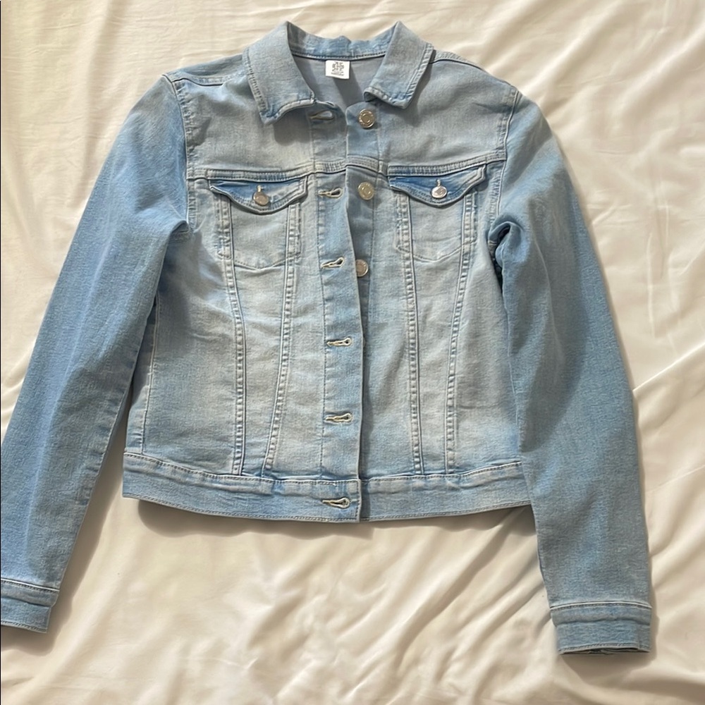 Denim&Co Blue Cropped Jean Jacket with Classic Design